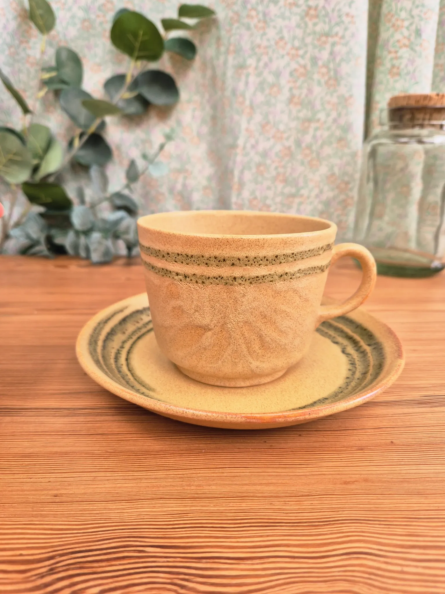 Grande tasse et soucoupe gres vintage