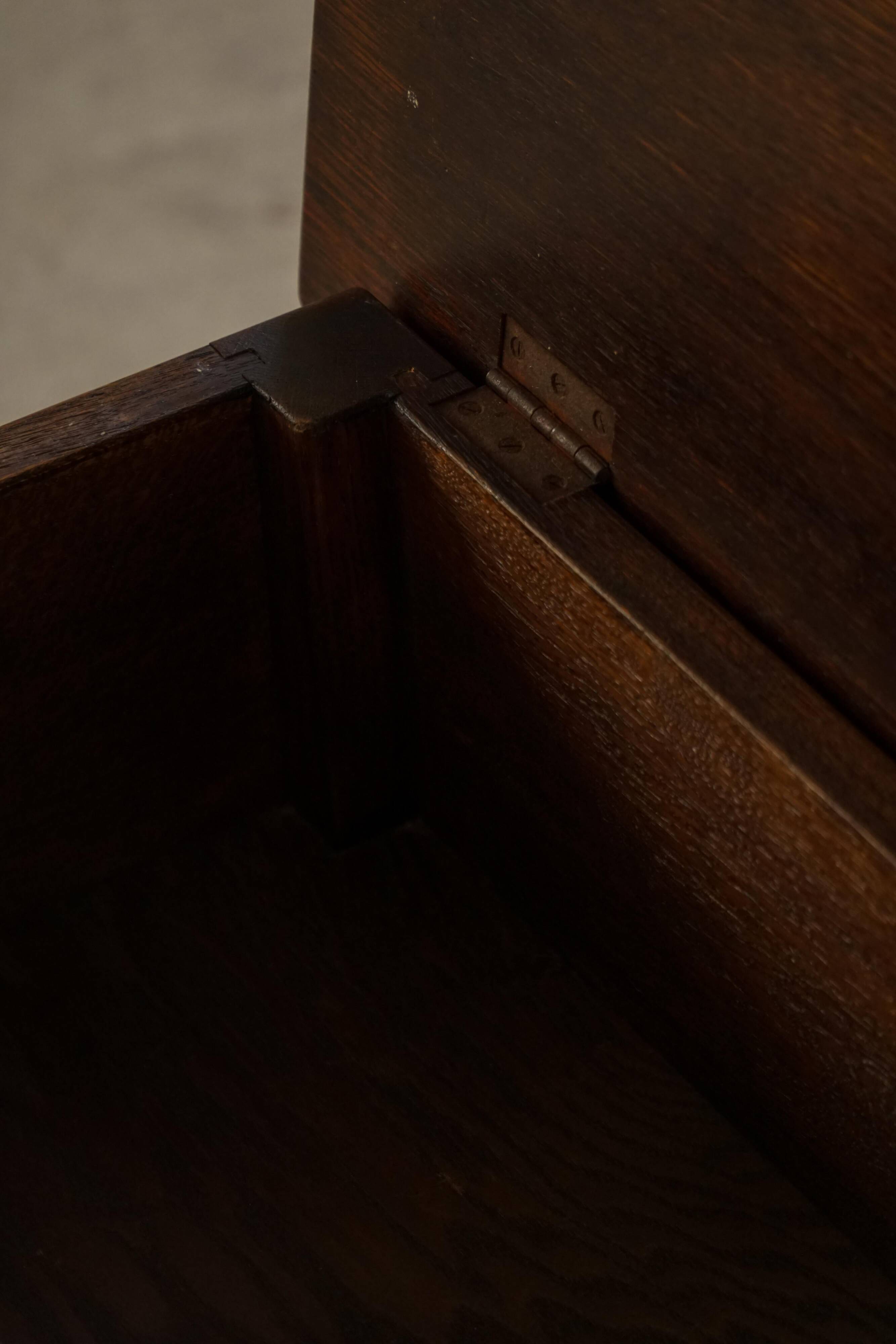 Scandinavian oak stool/box from the early 20th century, 1900s.