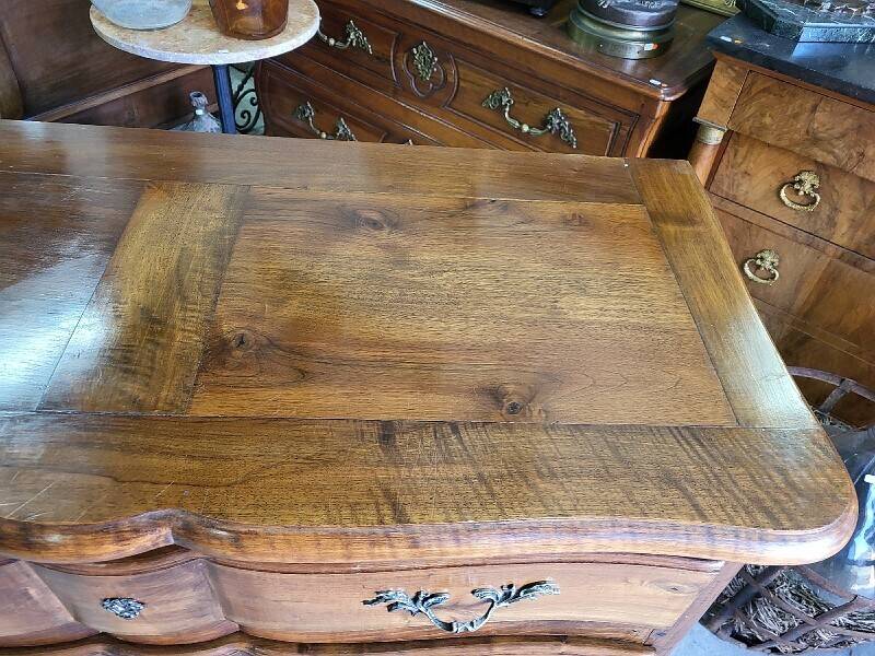 Louis XV walnut chest of drawers with 3 drawers from 1960