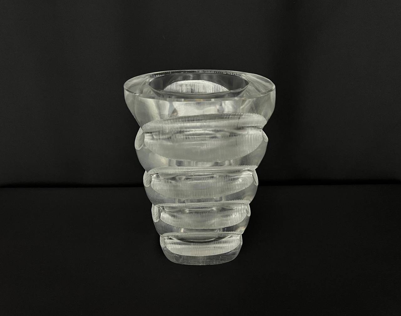 Lalique vase “Mortefontaine” in crystal, signed Lalique France – large