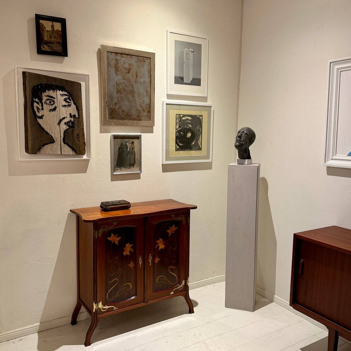 Art Nouveau Vertico Dresser with Flower Marquetry, France, 1905