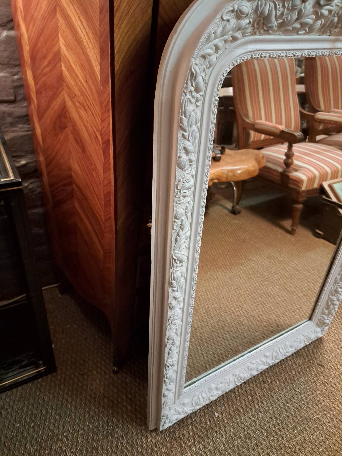 Louis Philippe mirror with patinated cartouche