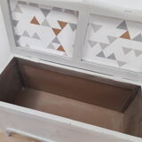 Toy box