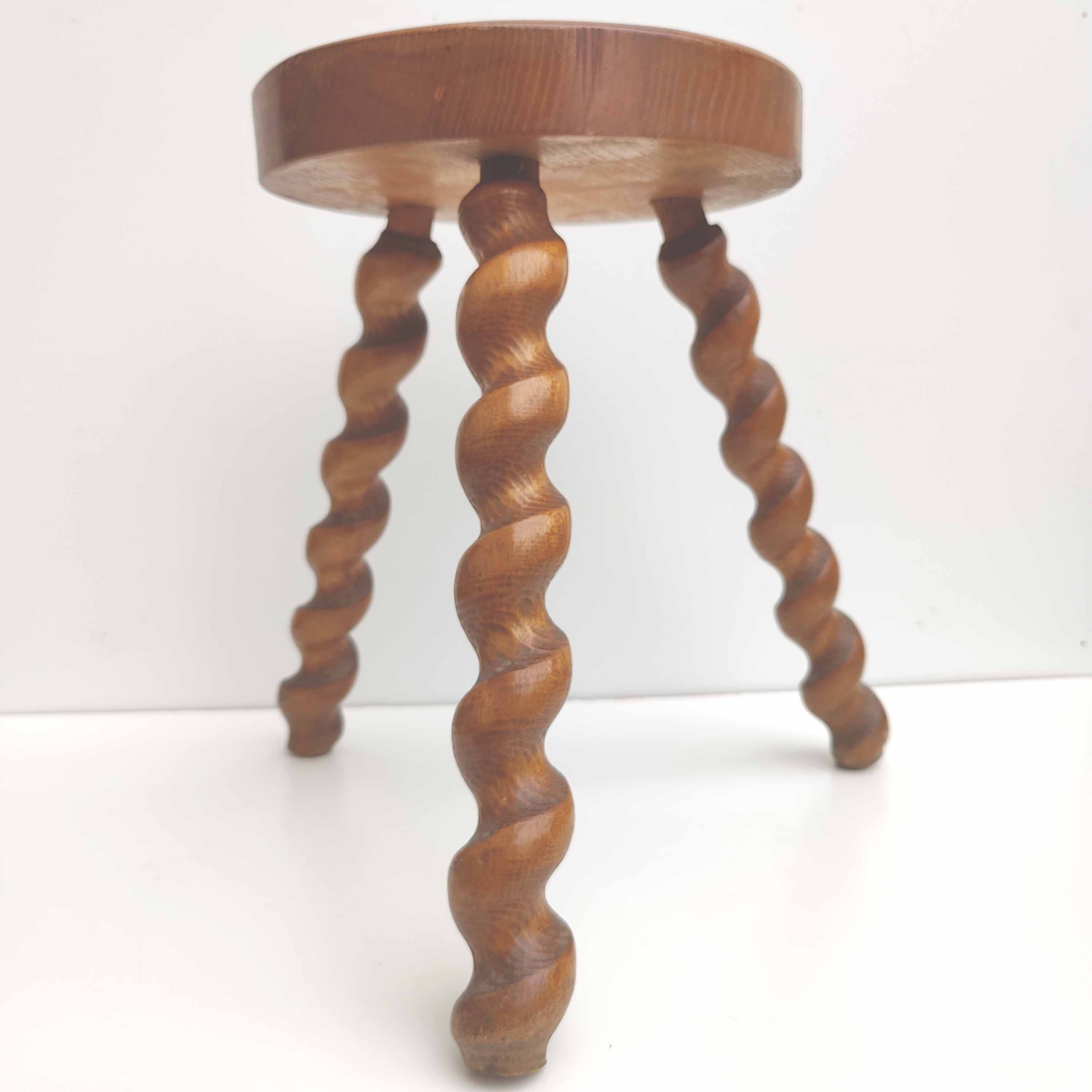 Tripod wood stool twisted feet