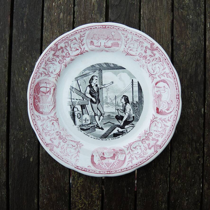 12 old talking plates from Sarreguemines – Discoverers & Inventors