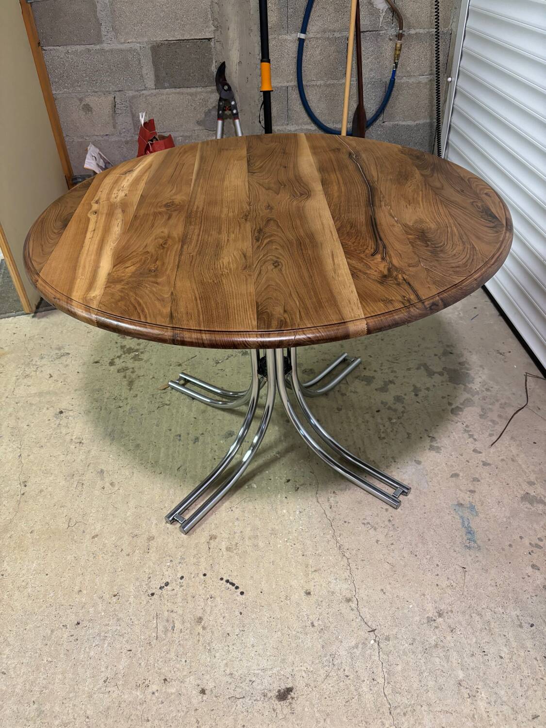 Round table