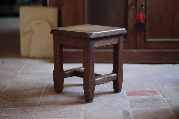 Tabouret vintage, tabouret bois, brutaliste, déco intérieur, porte-plante
