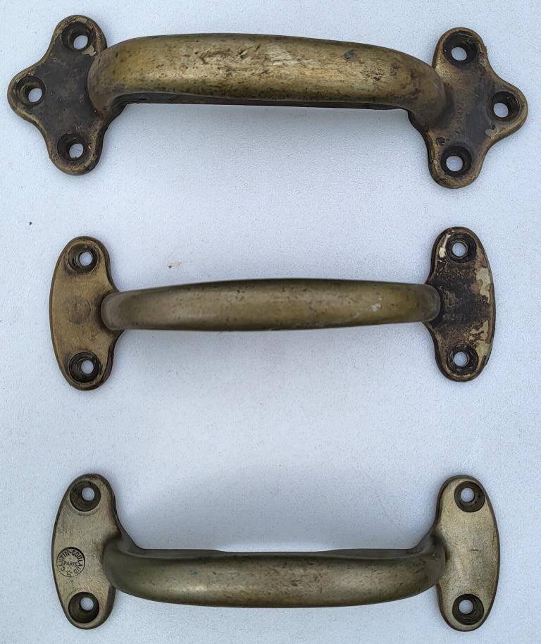 Lot 3 Sprague metro door handles 1920
