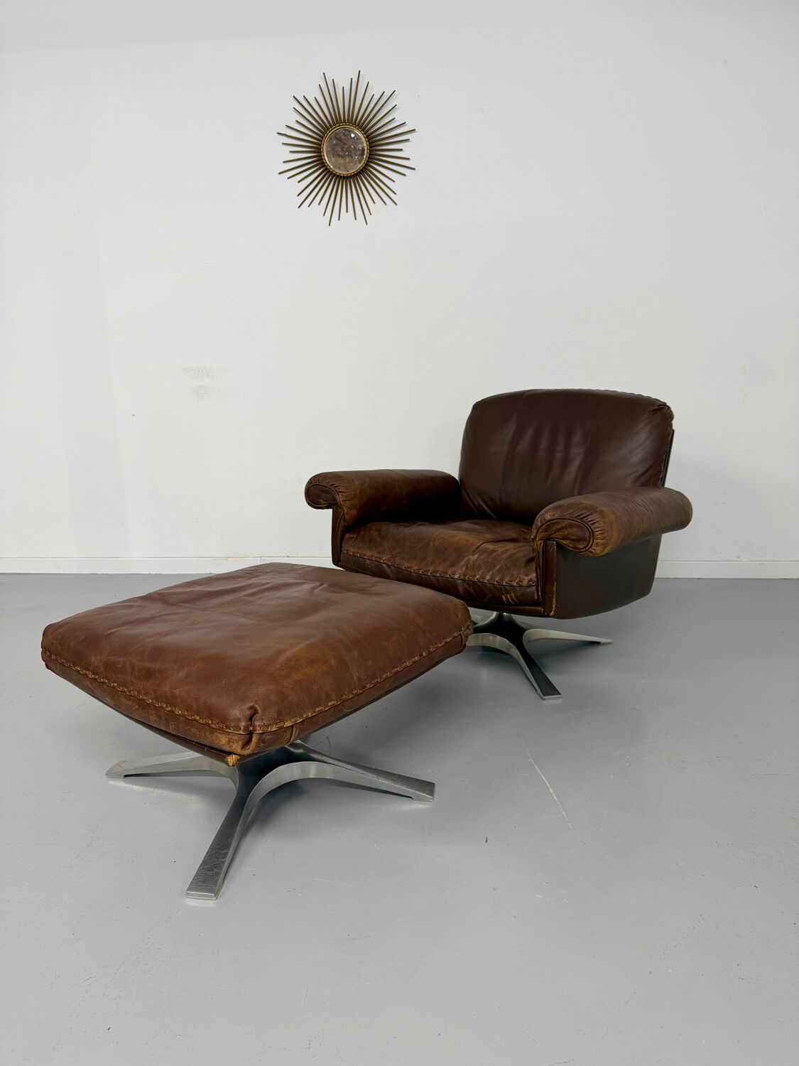 Vintage 70s brown leather ottoman chair design DE SEDE DS-31