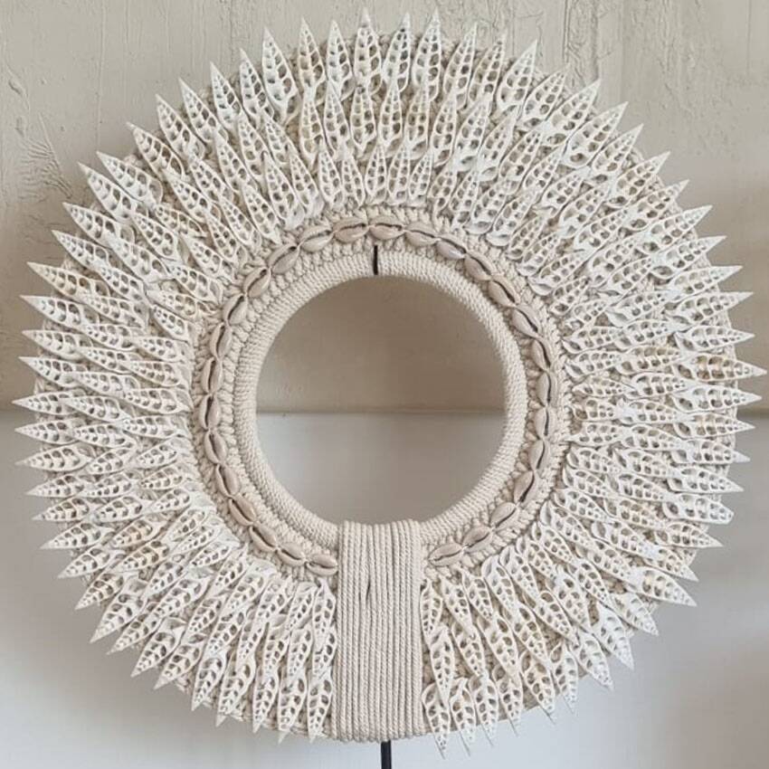 Decorative Papuan shell necklace