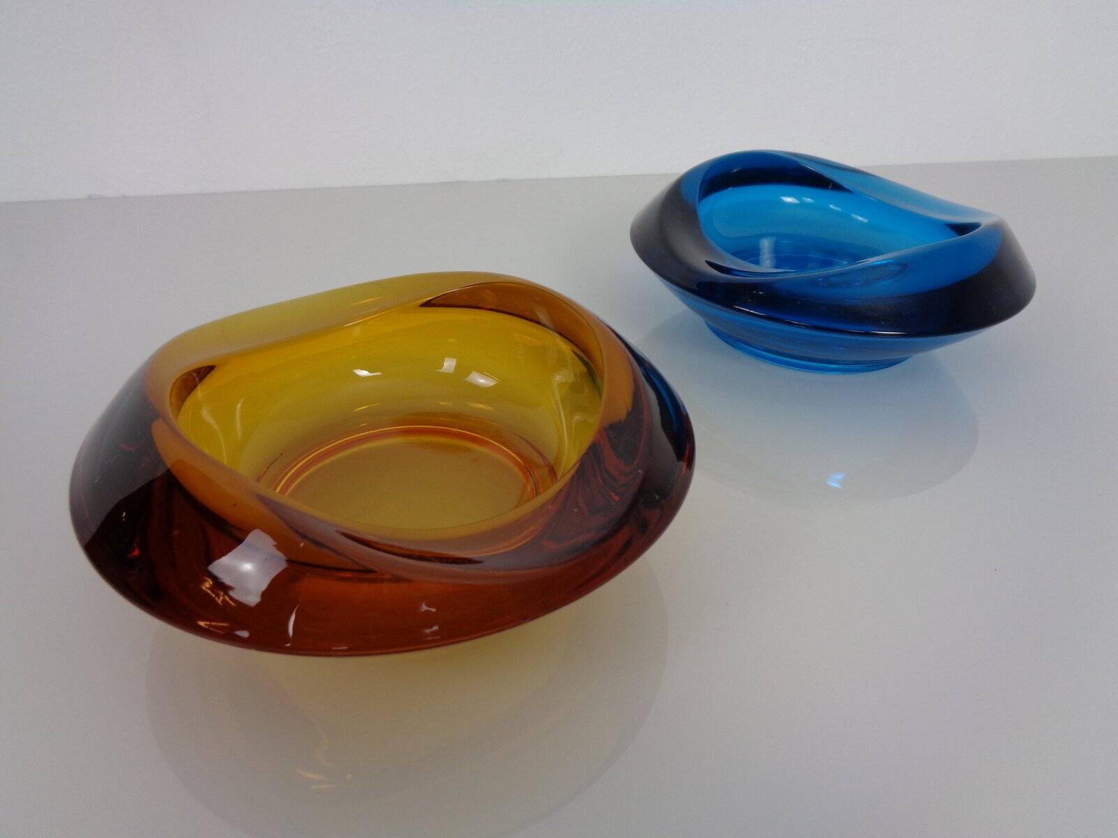 Amber and Blue Sklo Union Glass Ashtrays by Rudolf Jurnikl, Czechoslovakia, 1960s, Set of 2