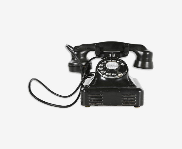 Téléphone en bakélite noire des années 1940