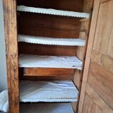 Une très jolie bonnetière ancienne