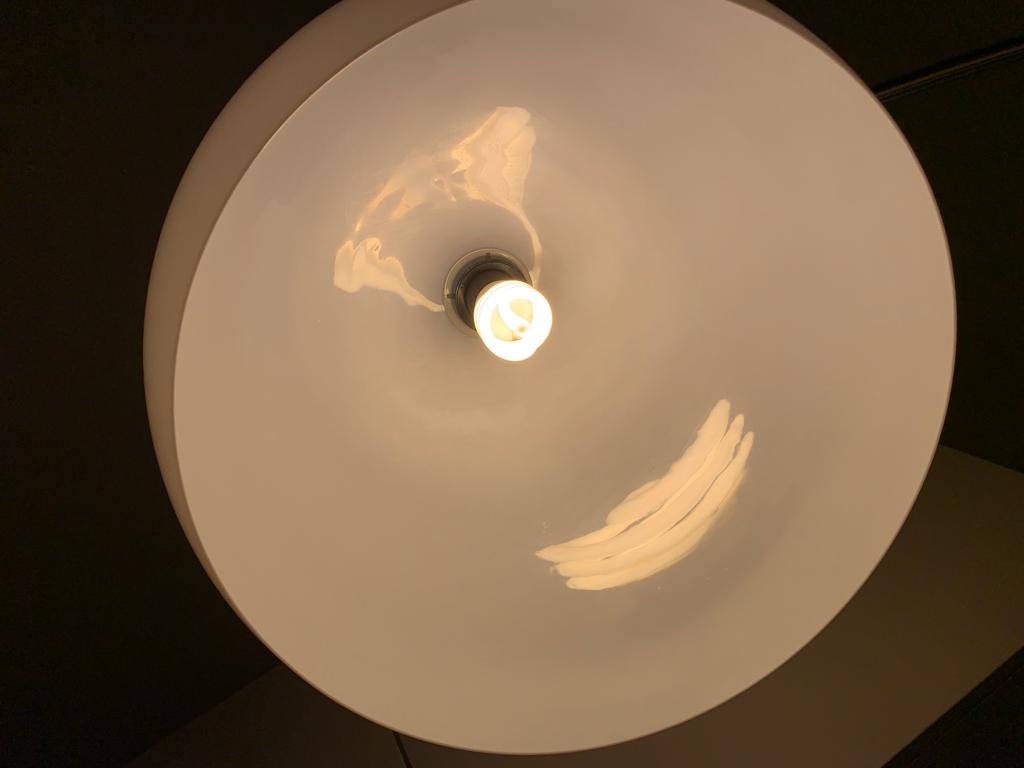 Lampadaire arc blanc et argenté en métal et marbre