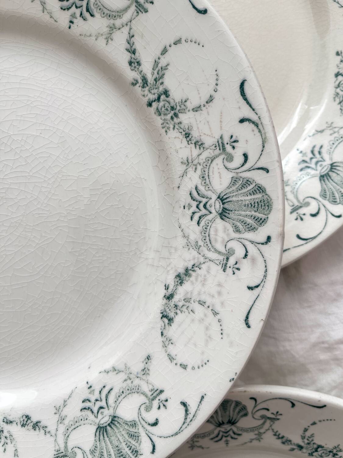 12 Lunéville "Garland" ironstone dessert plates