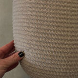 Paire de fauteuils vintage sculpturaux en tissu chenillé côtelé beige