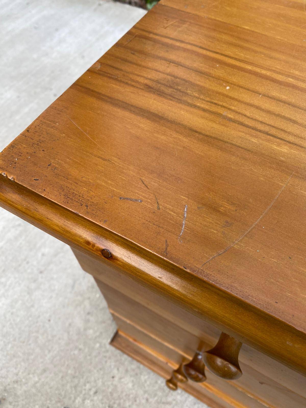 English chest of drawers in solid pine wood with 5 drawers