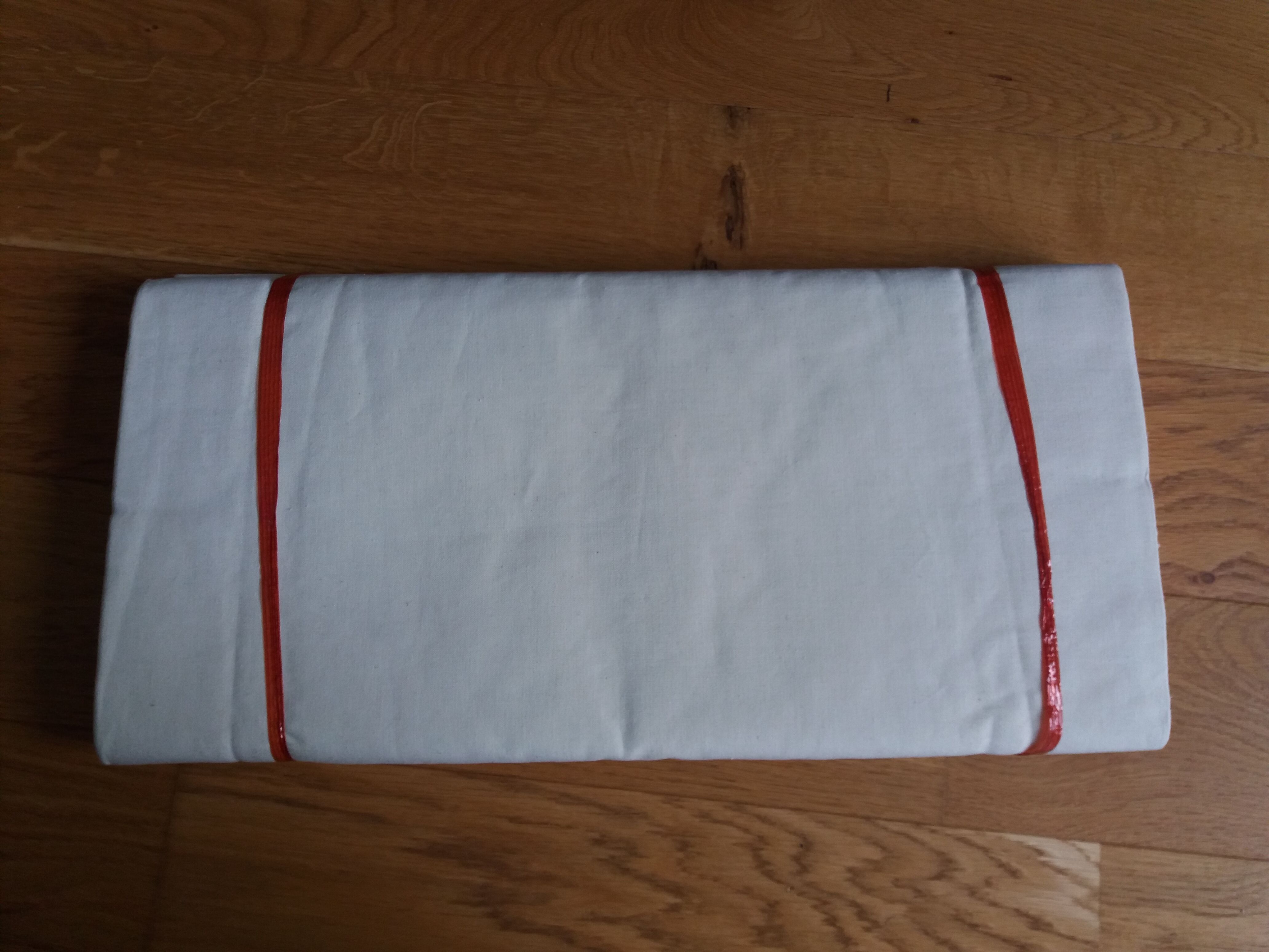 Pair of antique sheets embroidered Métis Fleur Bleue de Gérardmer