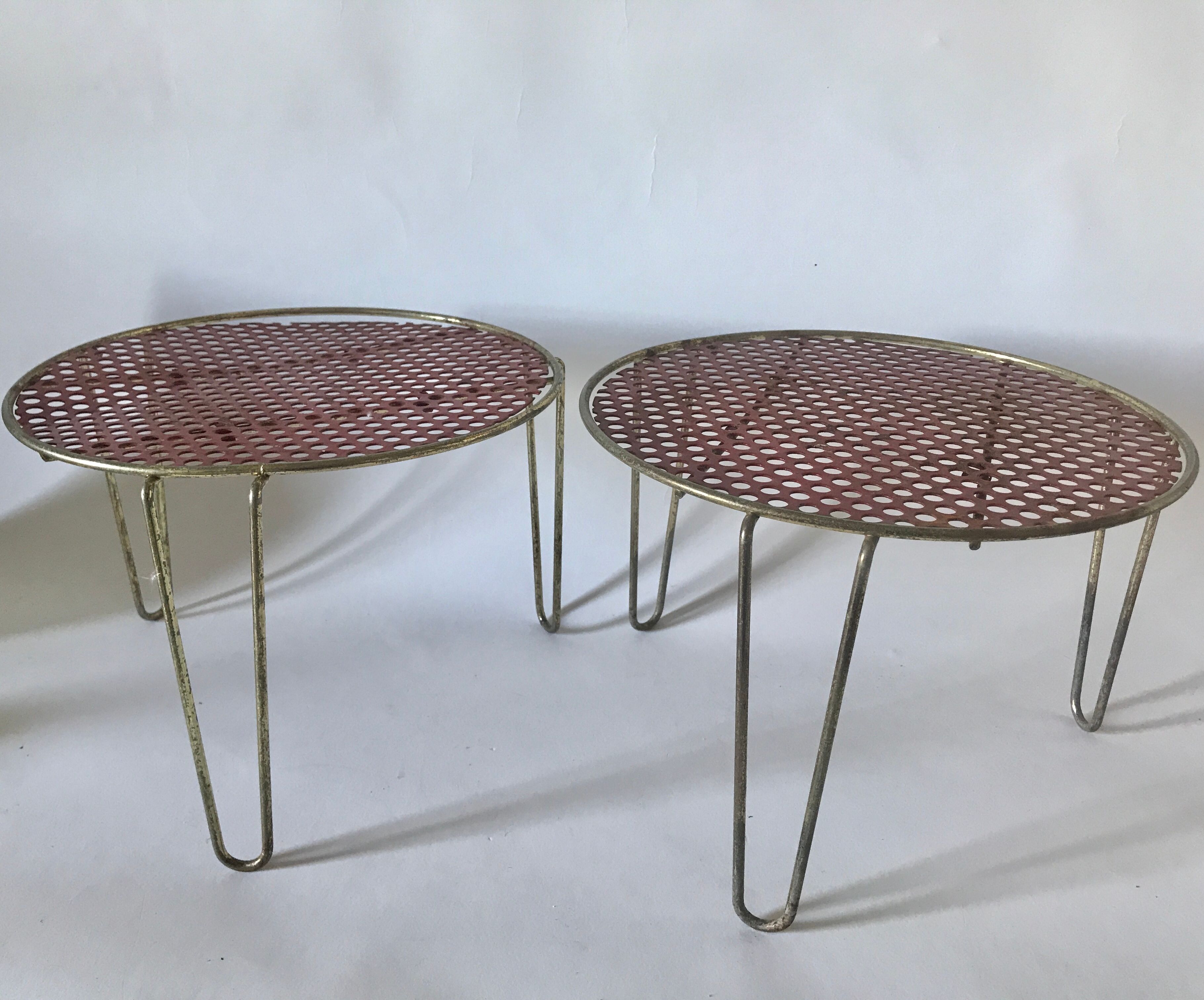 2 table plant-holders tripod red perforated sheet metal