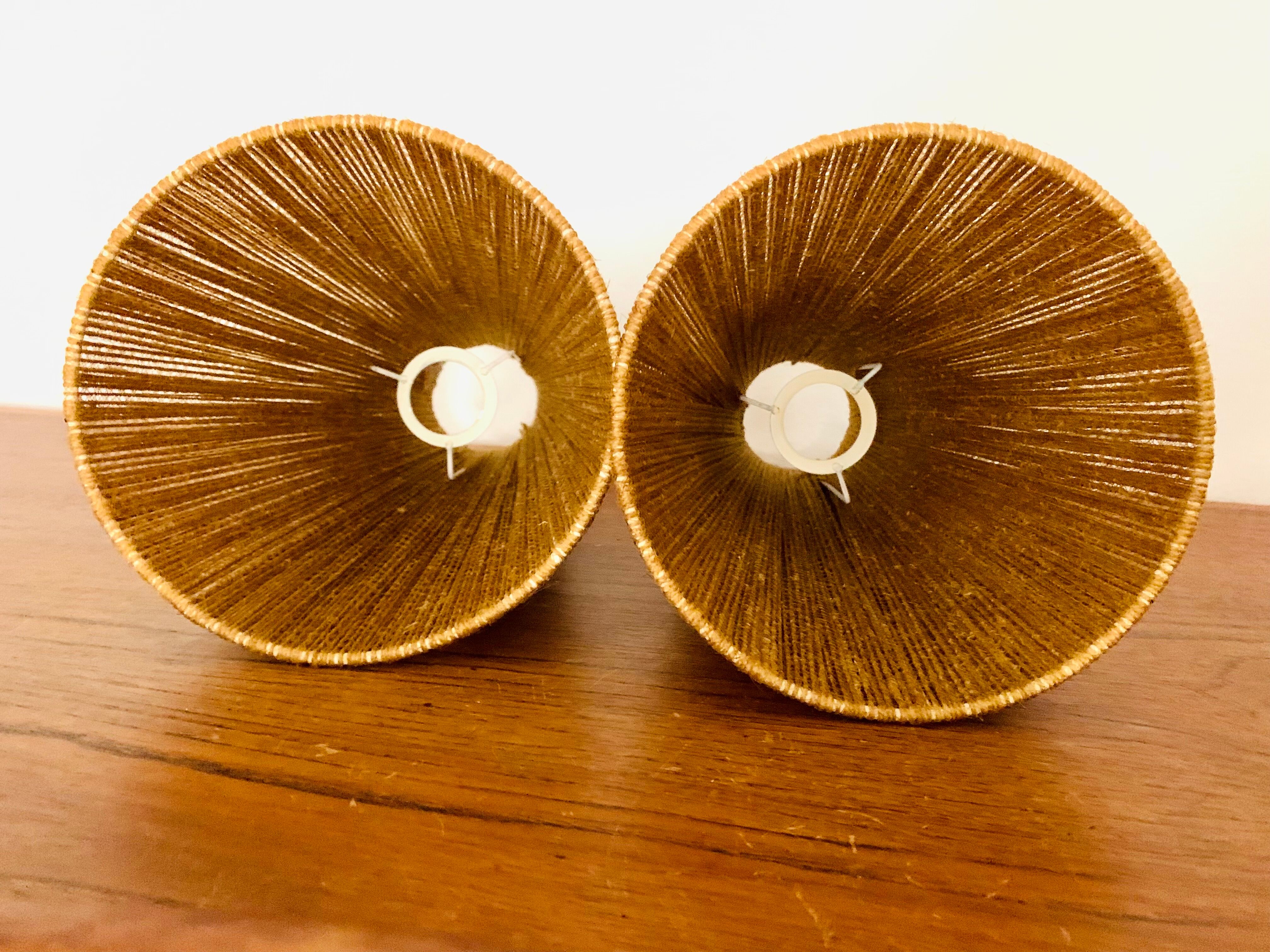 Suspension en teck et sisal par Temde