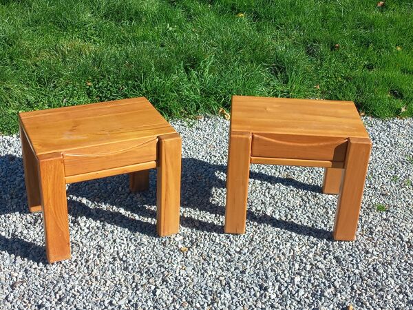 Paire de chevets en orme massif de la maison Regain