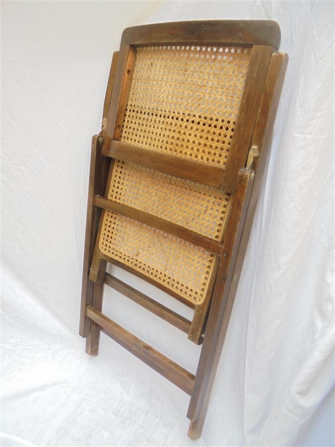 Chaise pliante en bois et cannage
