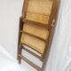 Chaise pliante en bois et cannage