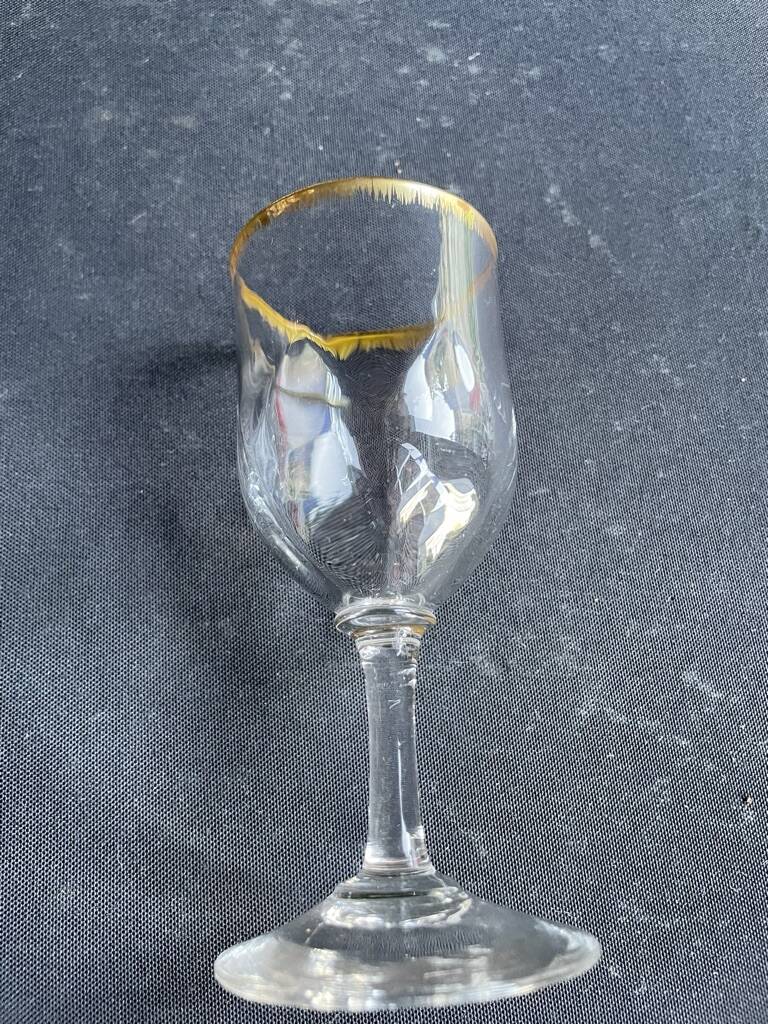 4 Daum port glasses with gold putoises