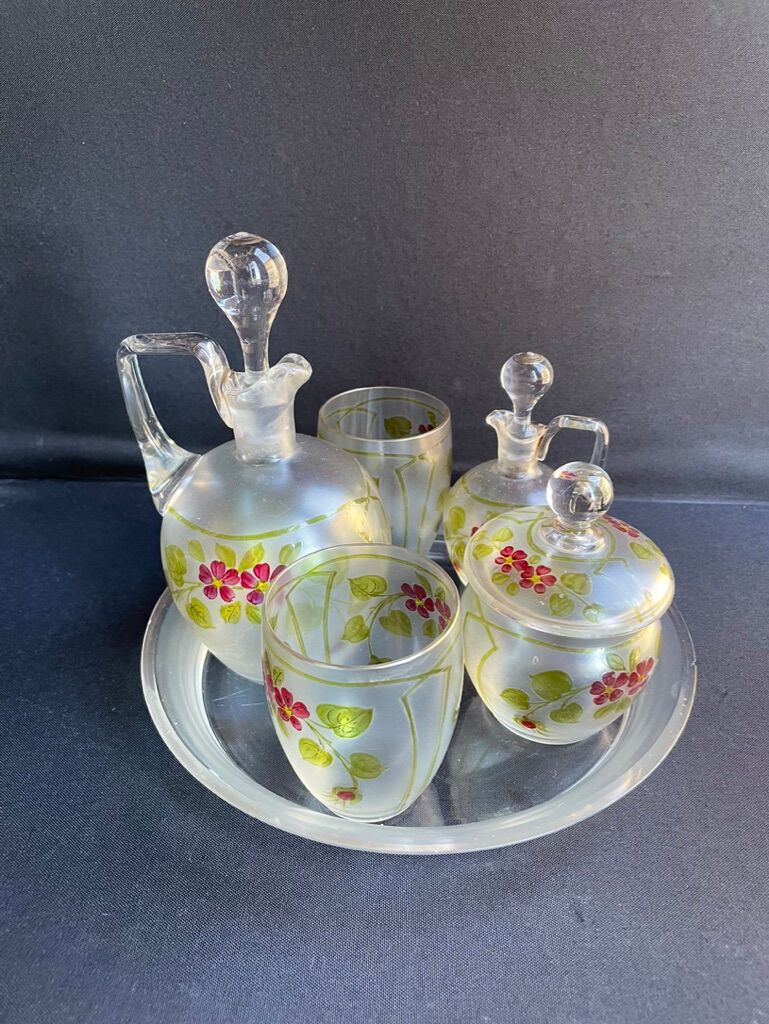 Non-selfish night service - art nouveau - hand-decorated satin blown crystal