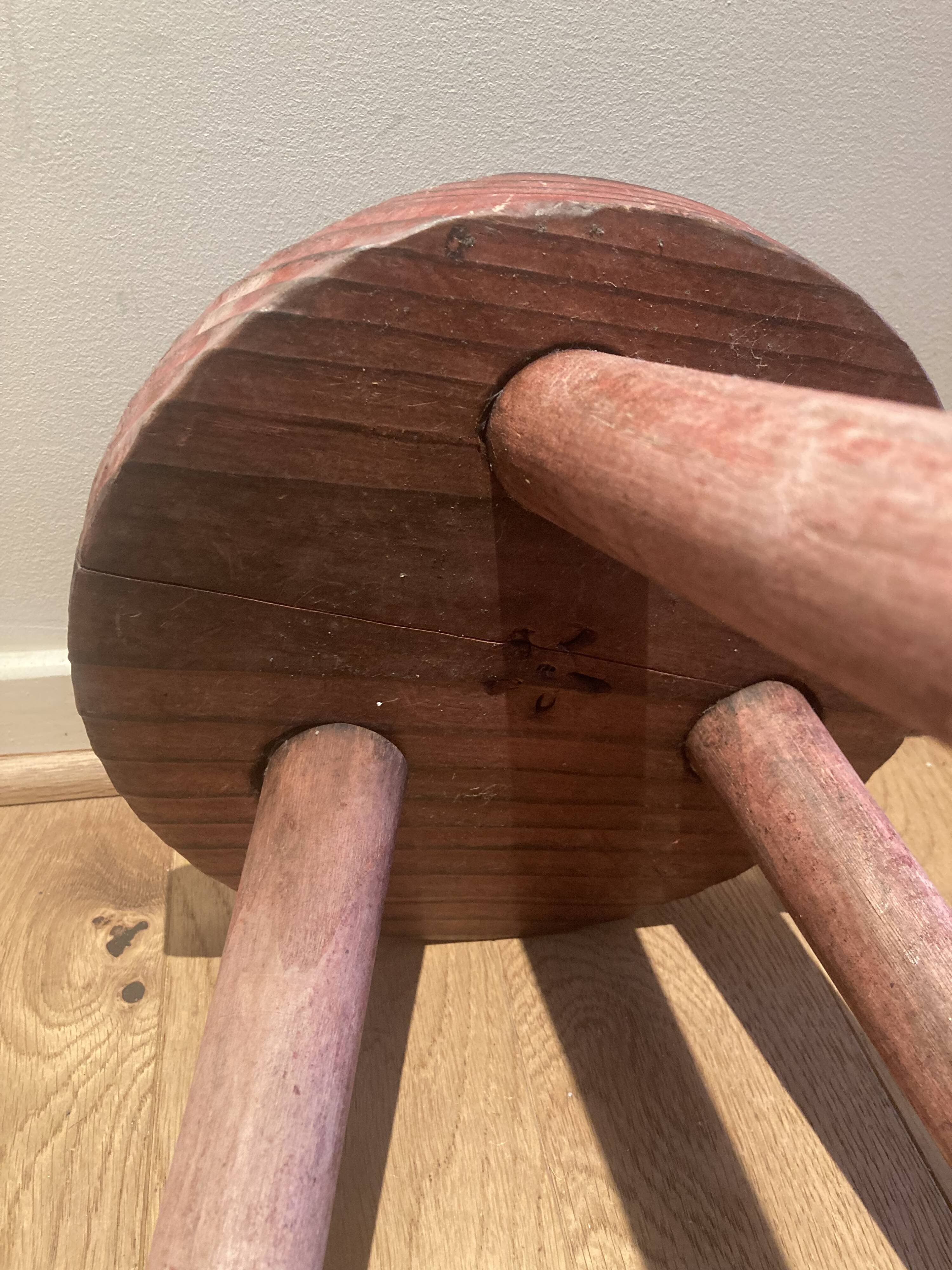 Tabouret tripode