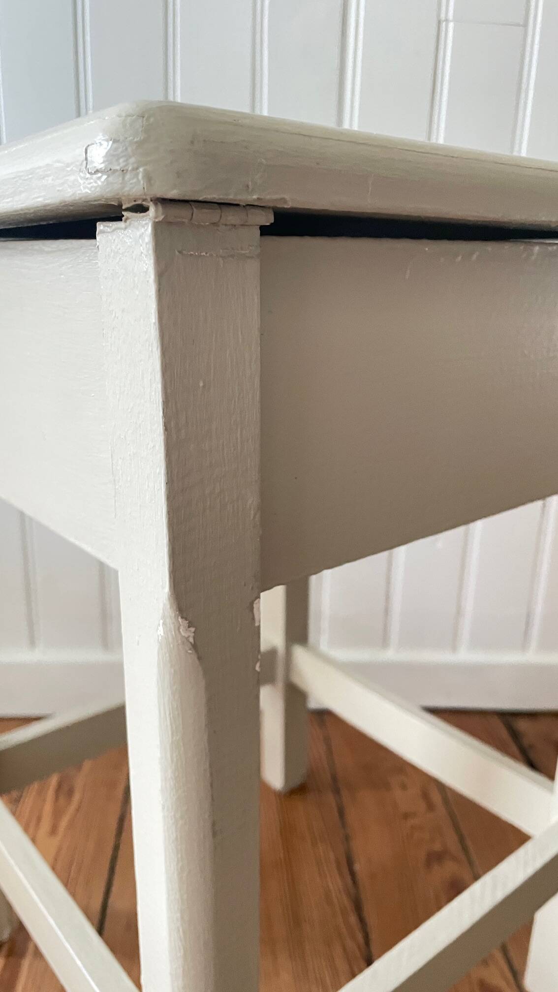 VINTAGE Beige Stool Chest
