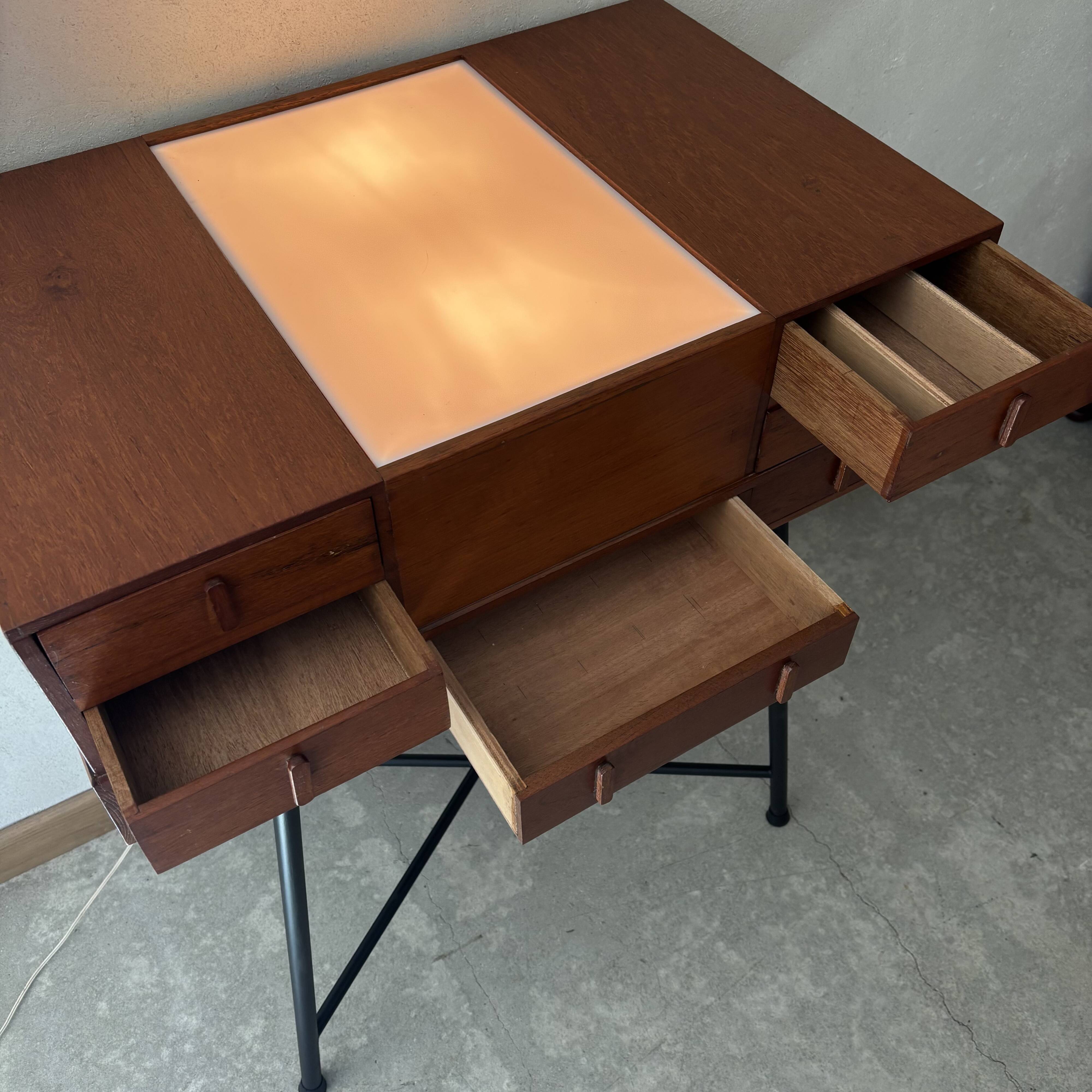 Reading lamp furniture with slides