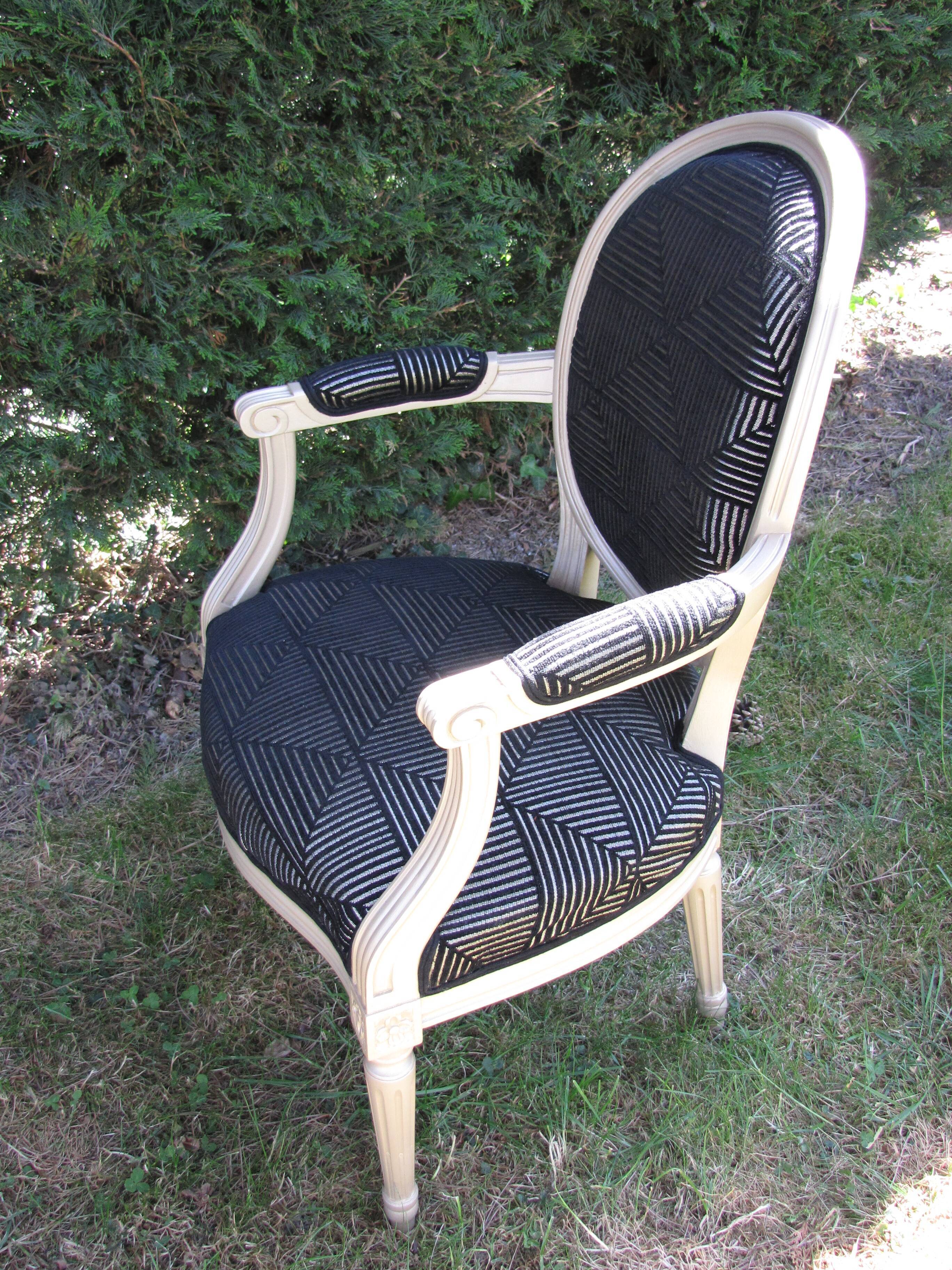 Fauteuil cabriolet style Louis XVI