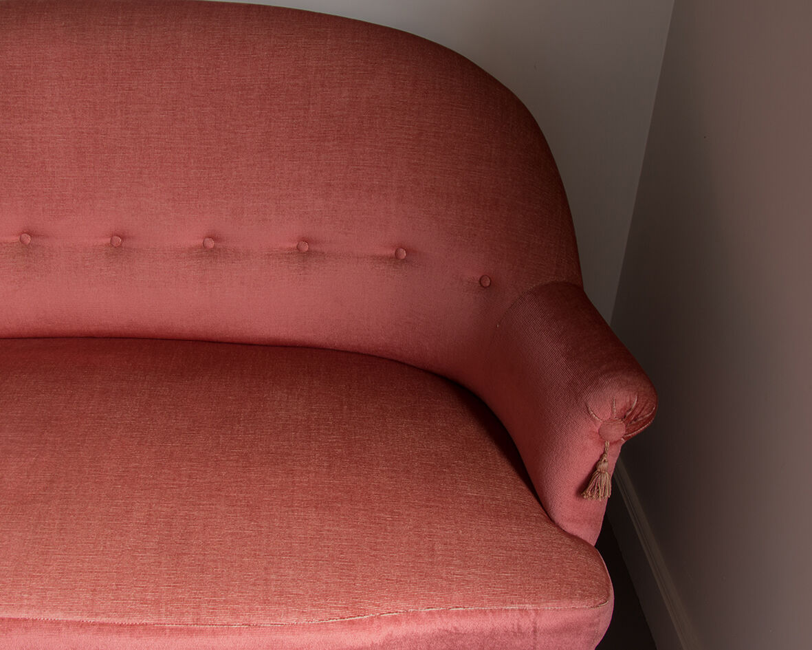 Old pink toad bench