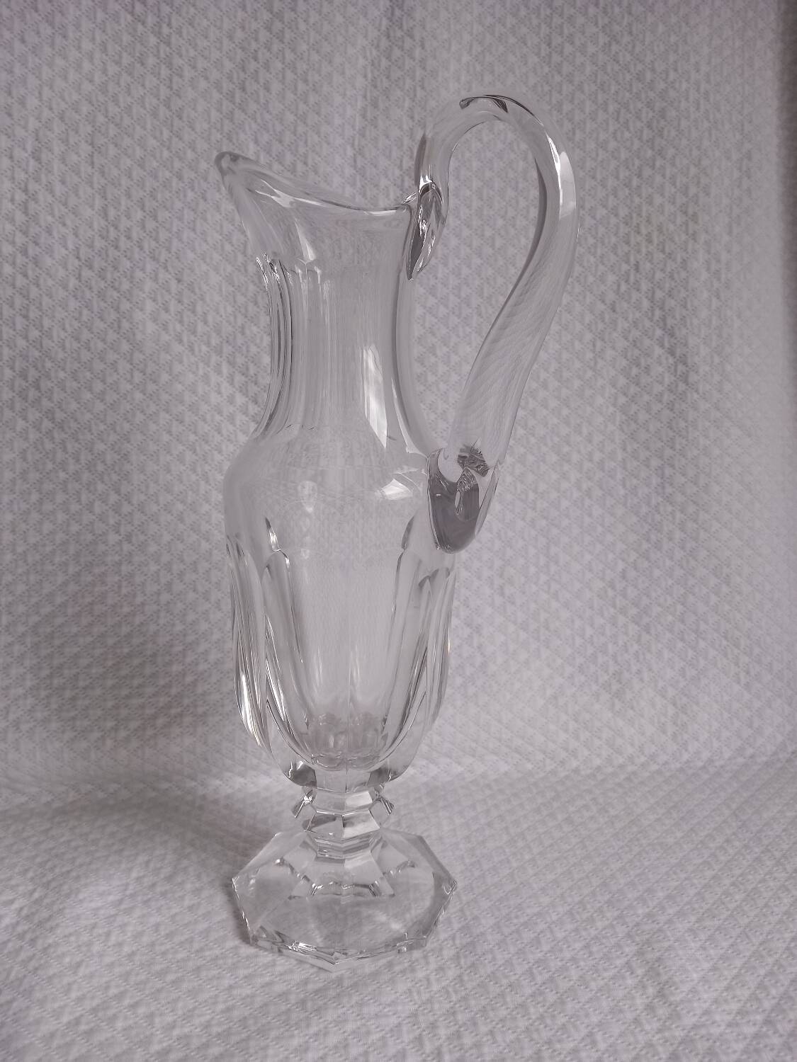 Superb cut crystal jug from the Saint Louis house, model Ch.