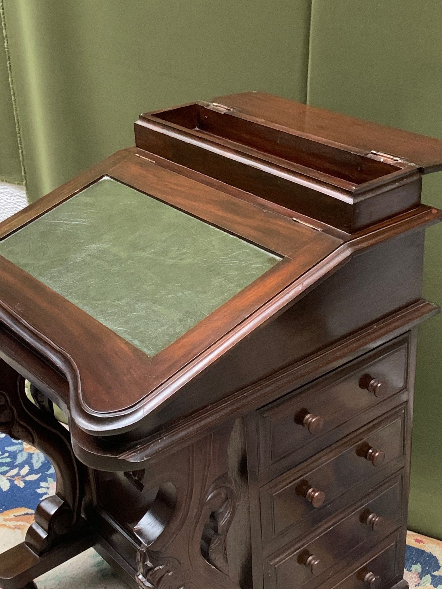 Victorian secretary davenport.
