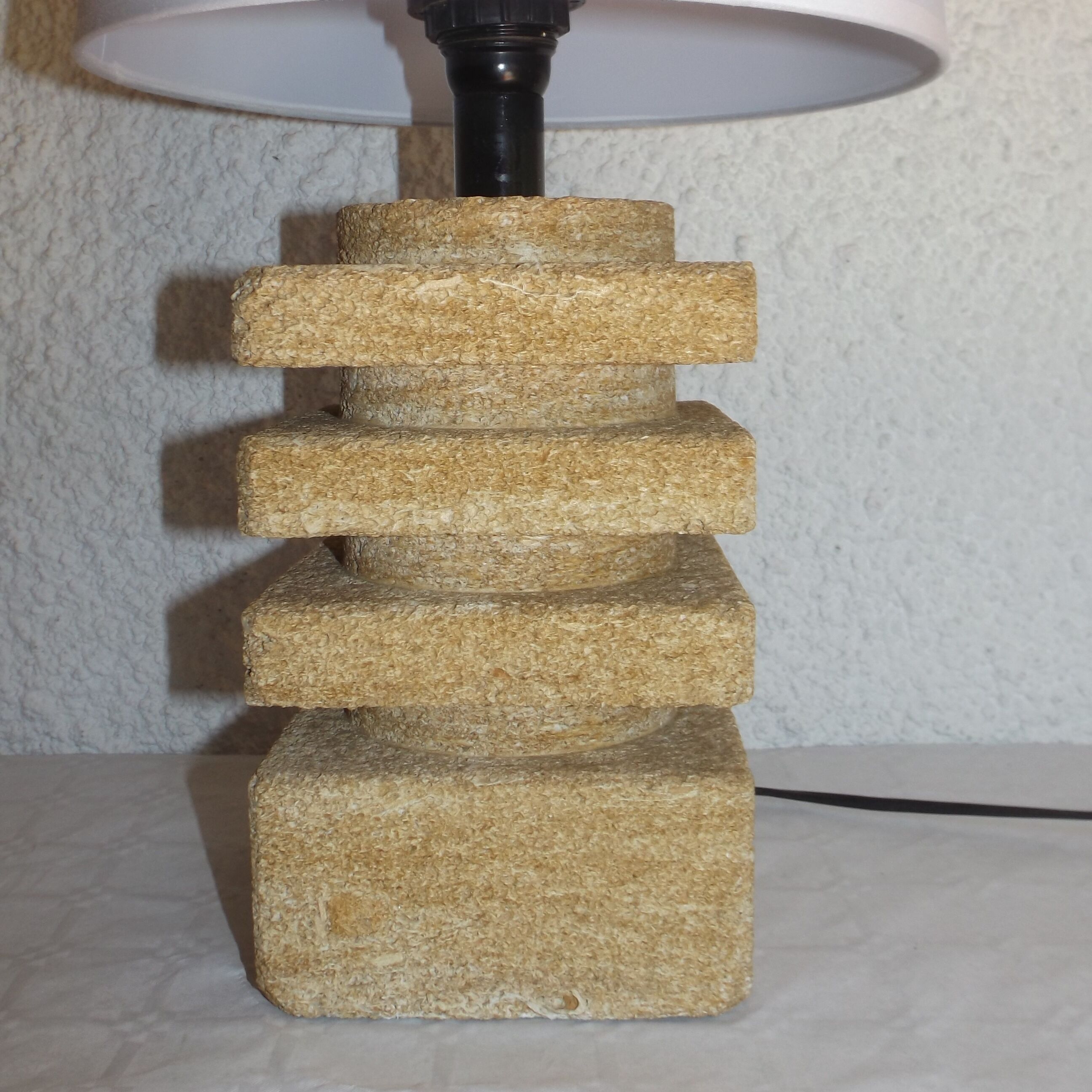 Lampe de table en pierre Albert Tormos