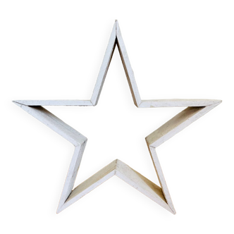 Old wooden star white patina