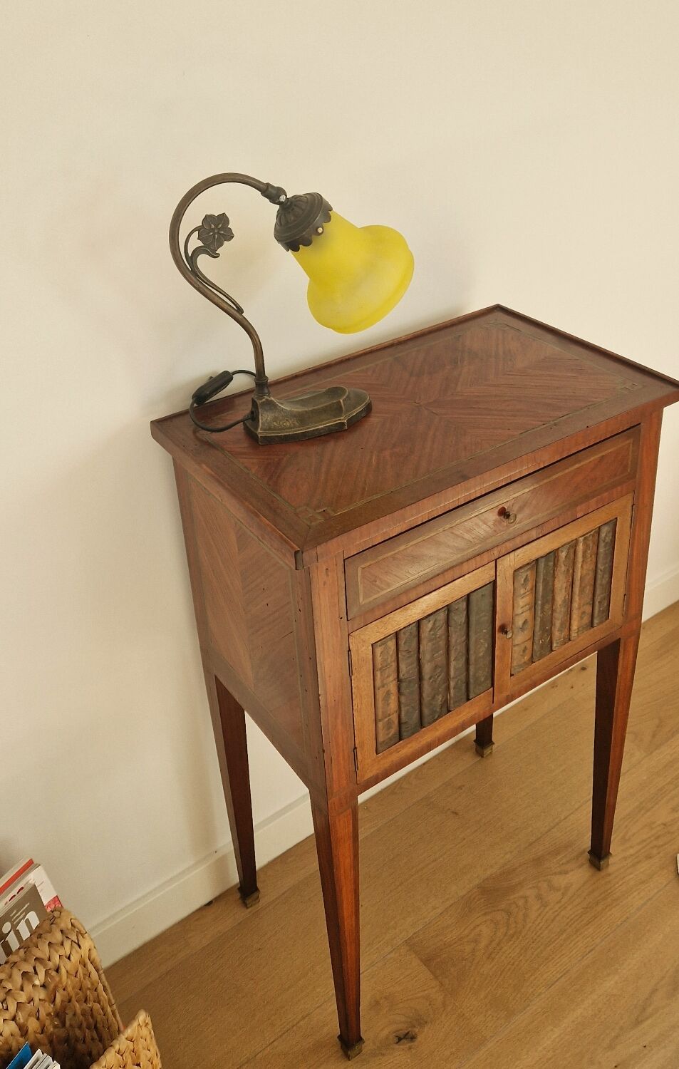 Art Nouveau style lamp