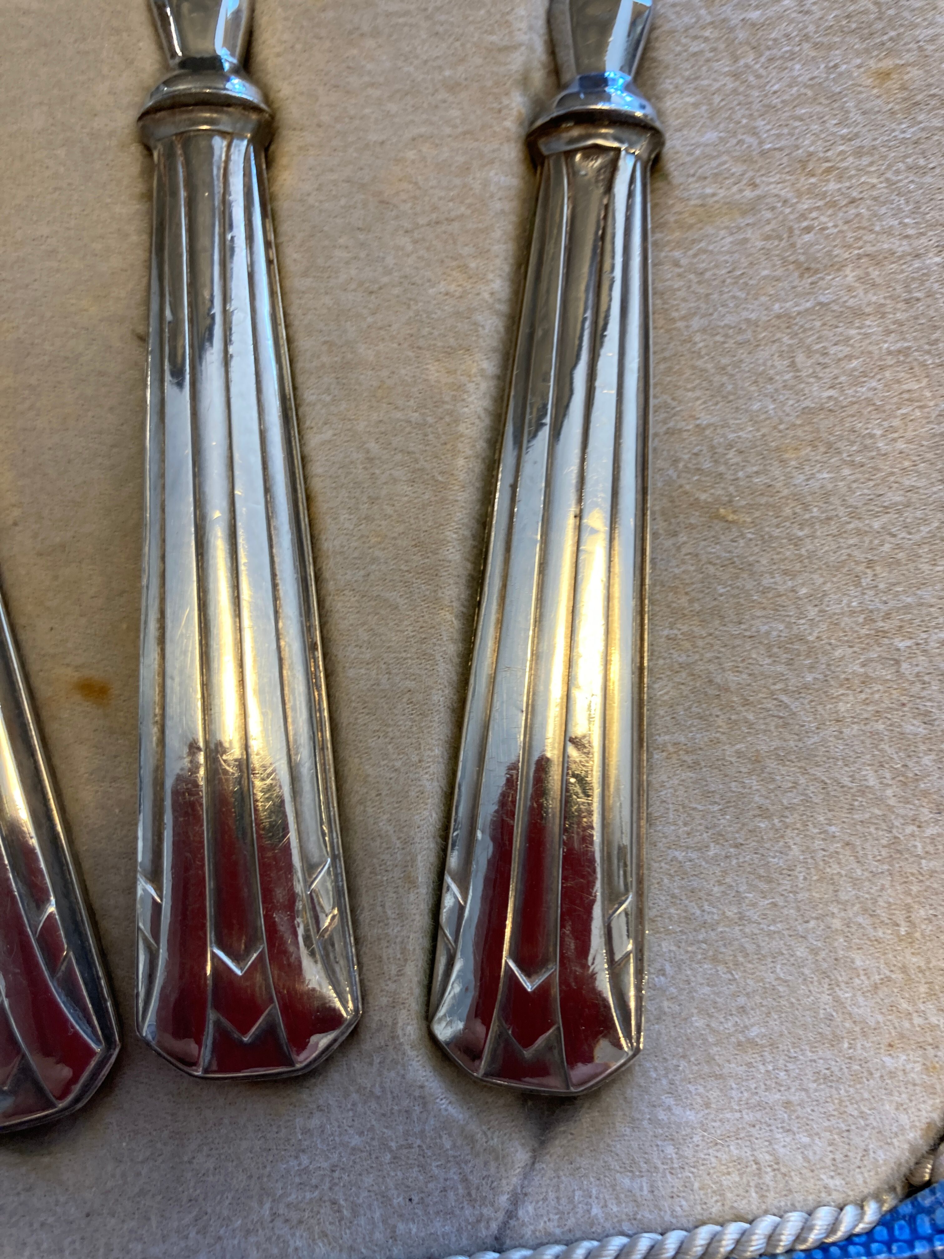 Silverware dessert service