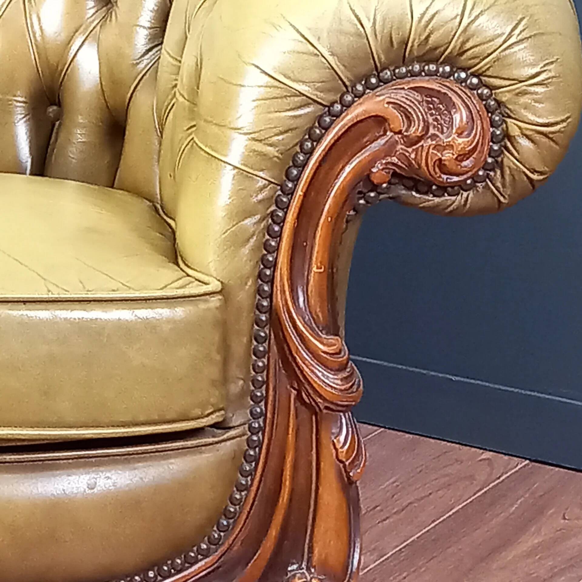 Chesterfield club armchair in baroque style