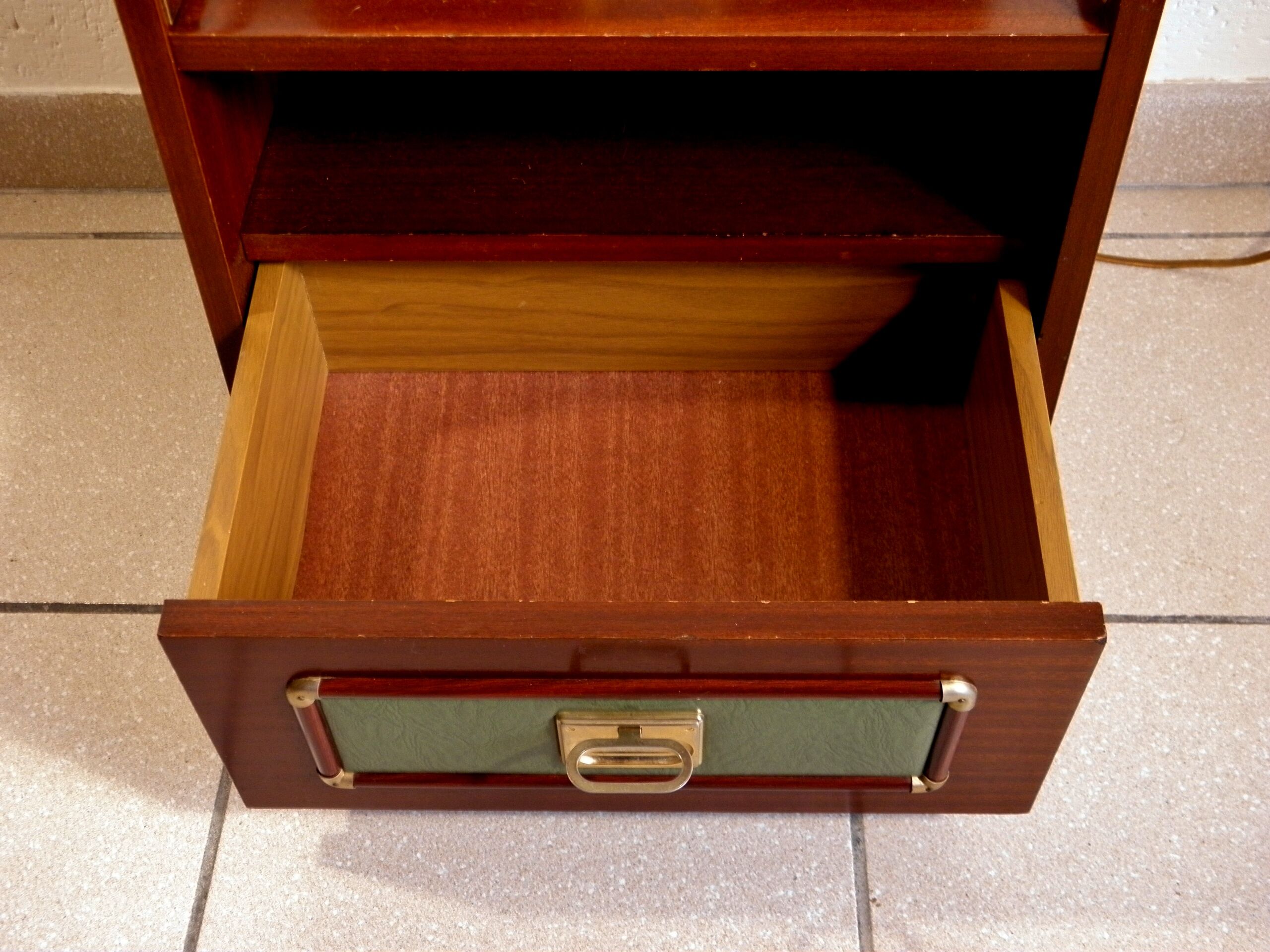 ANNEES 70 BOAT STYLE BEDSIDE