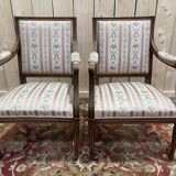 Paire de fauteuils à la reine de style Louis XVI