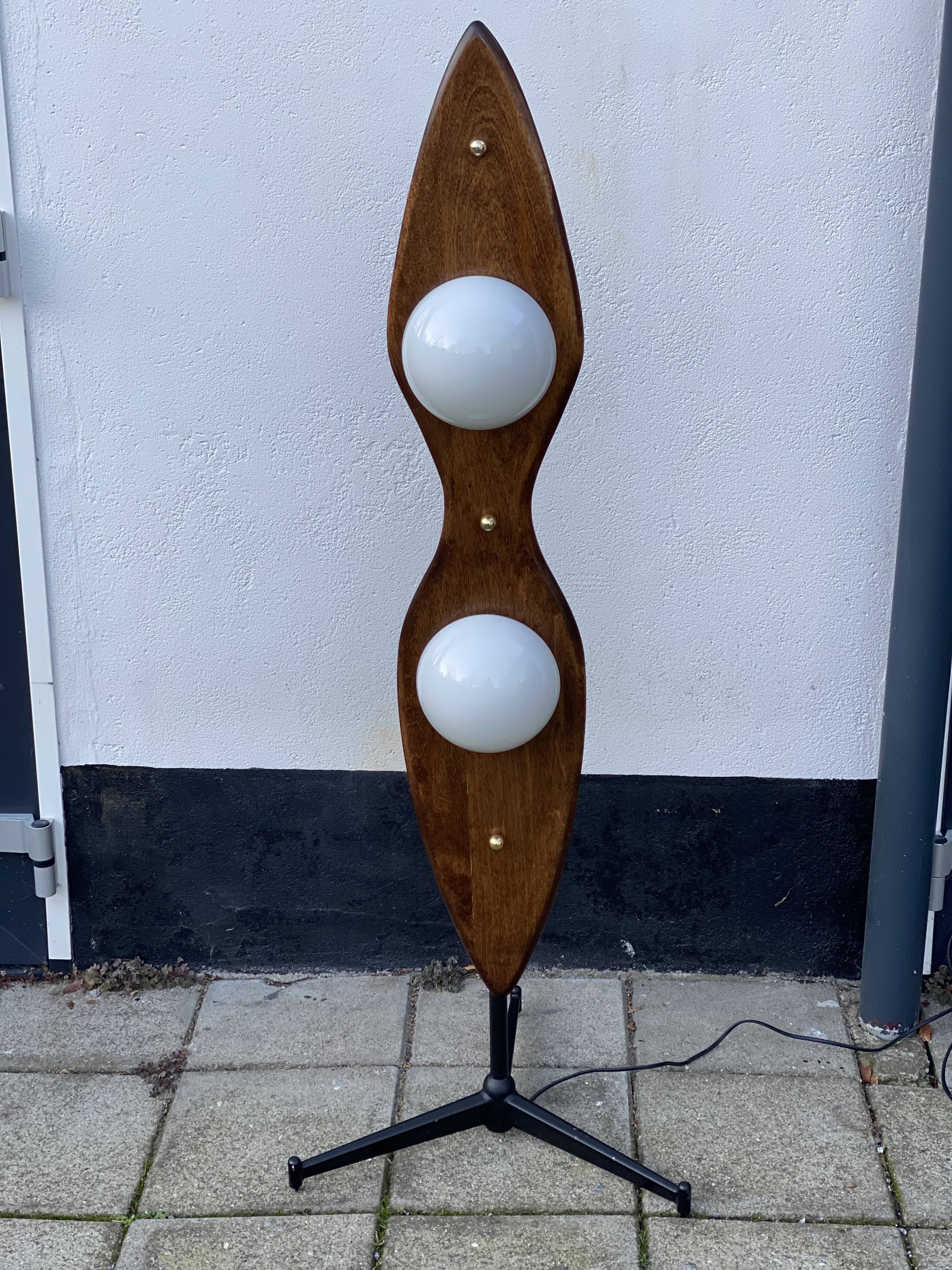 Vintage italian double lamp on a organic oak wood base