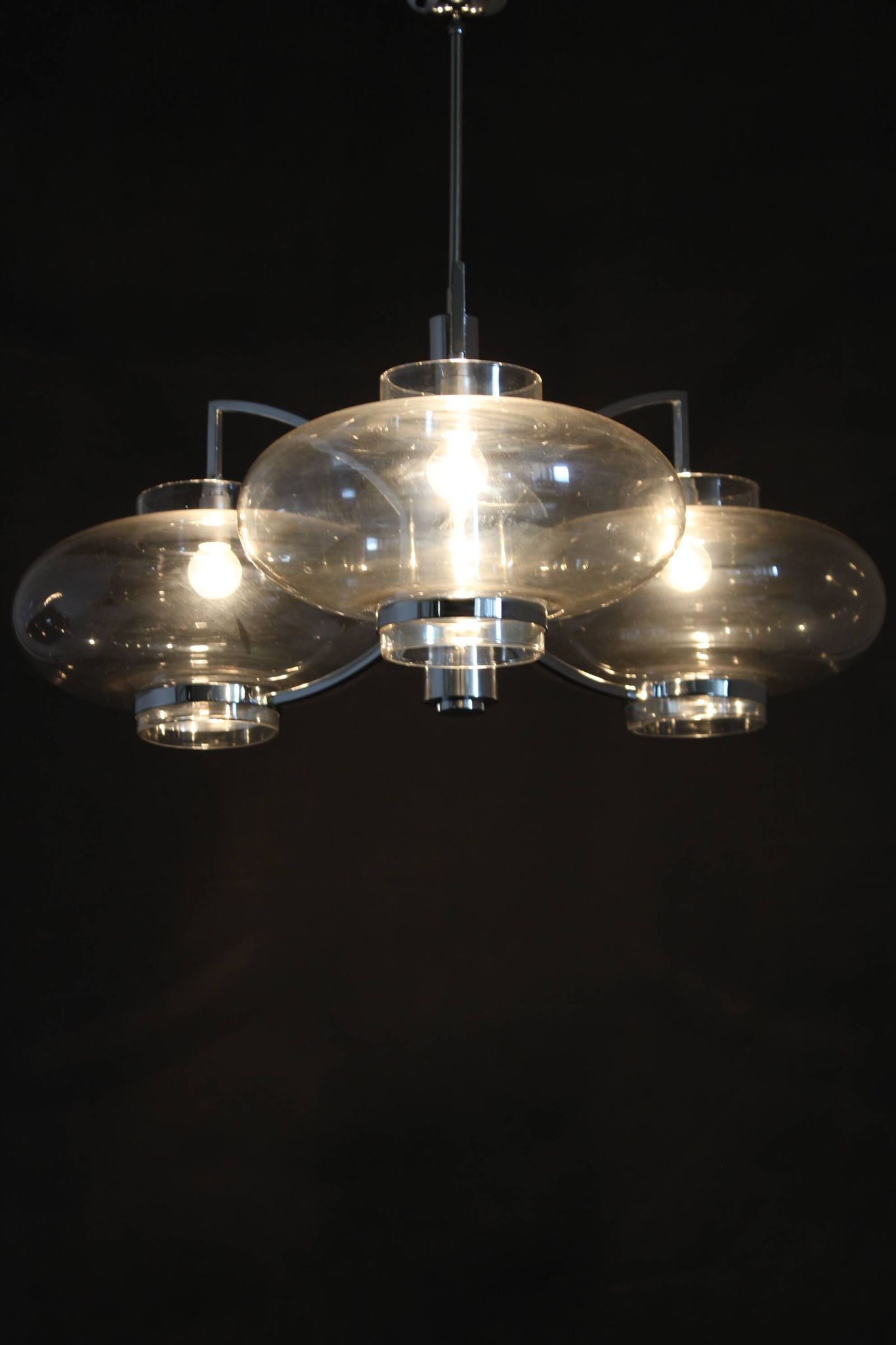 Lustre italien en verre et chrome des années 1970