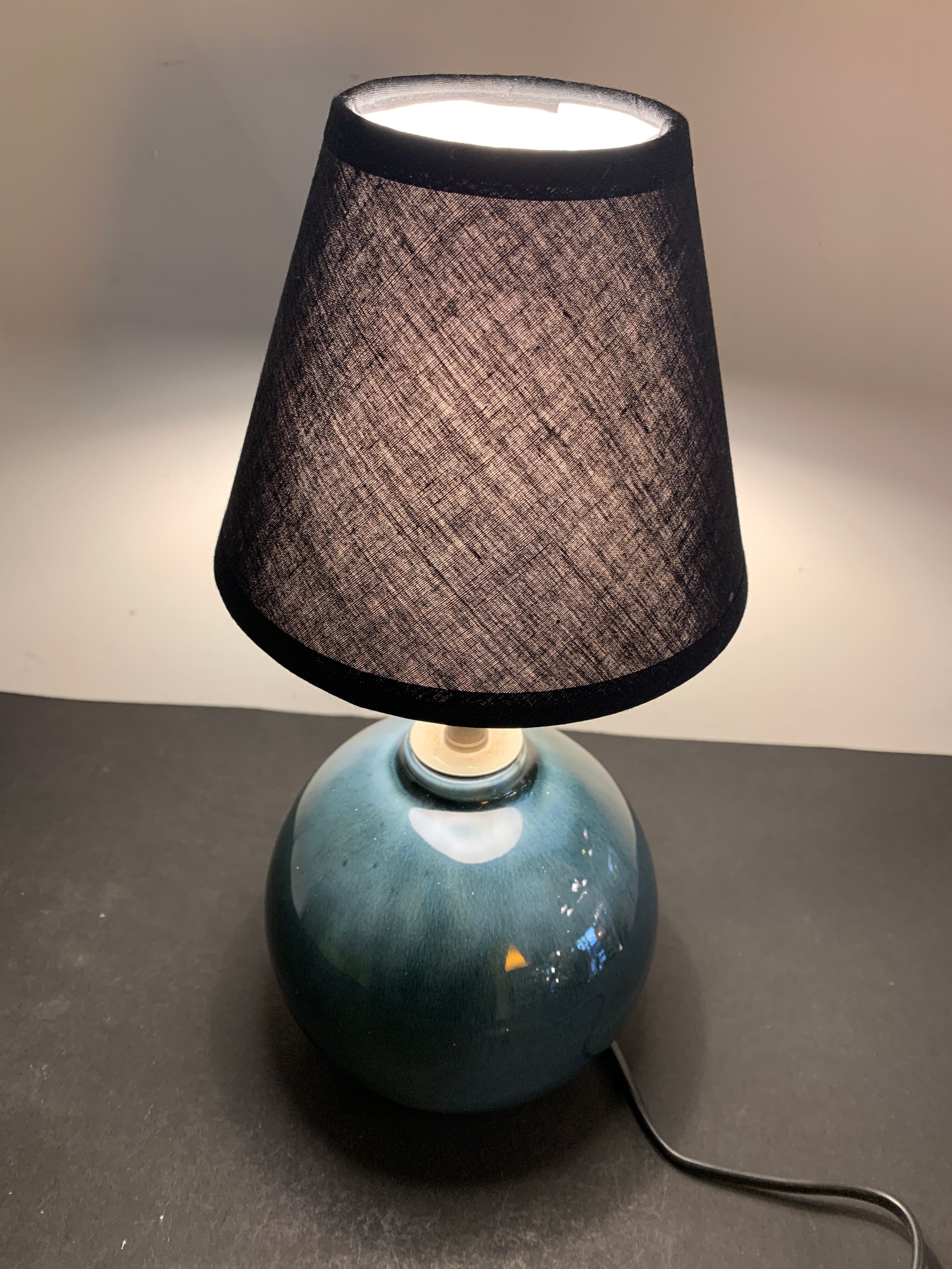 Virebent grey porcelain ball lamp foot