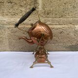 Ancien samovar en cuivre
