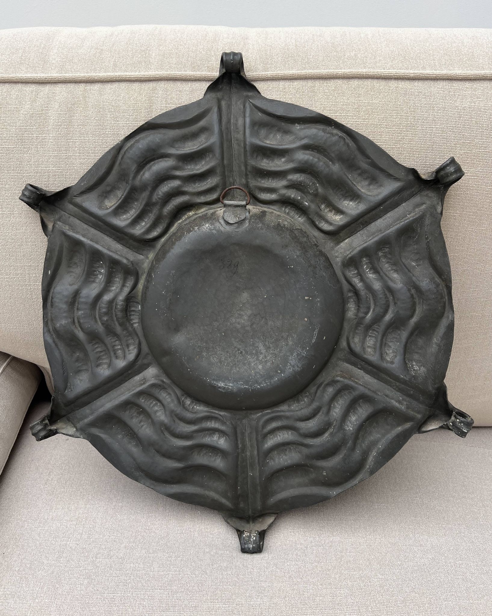 Repoussé Pewter Dish Alice & Eugène Chanal 1900/1925