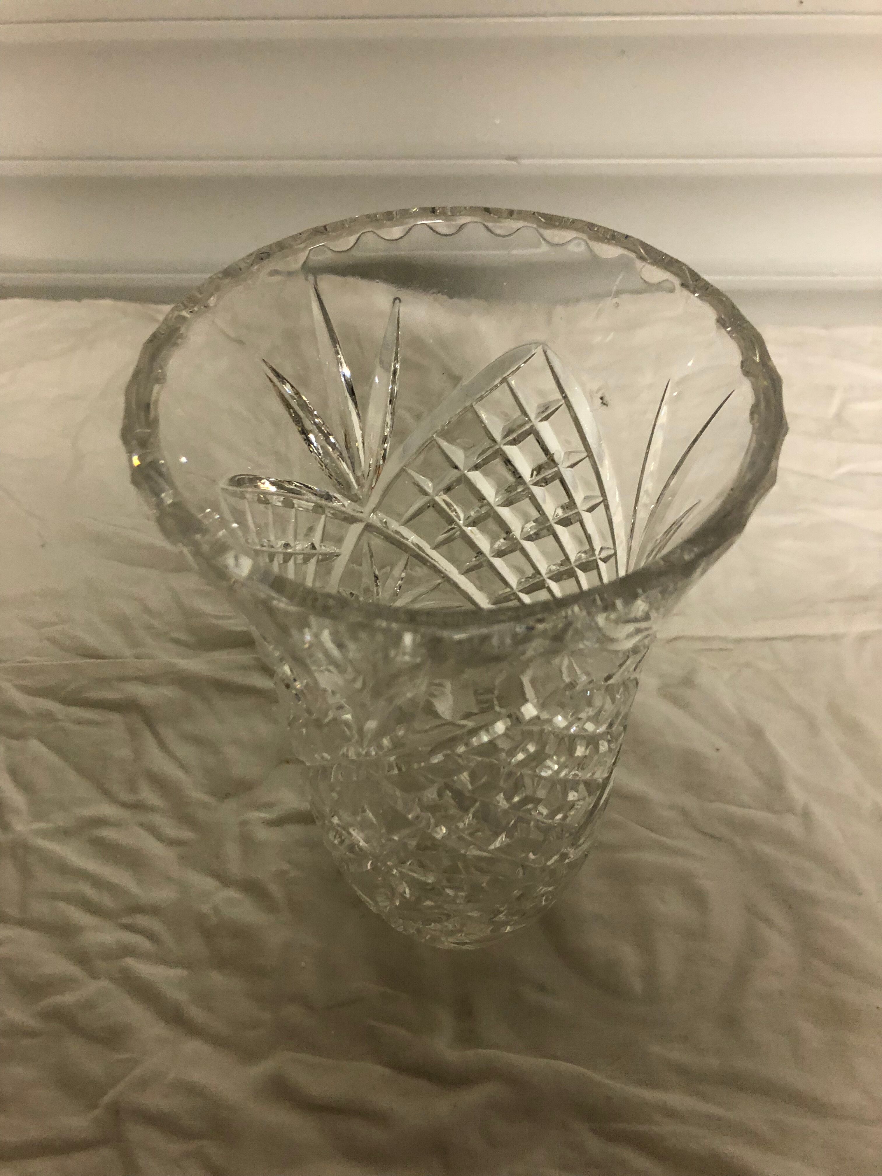 Vintage vase in chiseled crystal