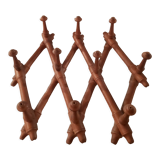 Extendable wall coat rack